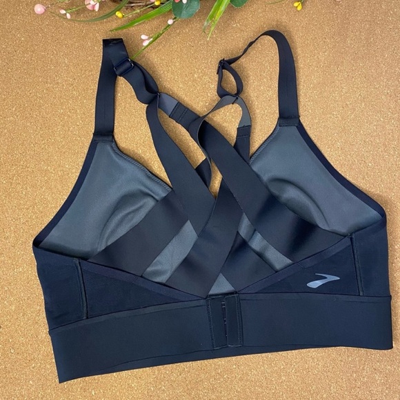 BROOKS Black Drive Interlace Run Sport Bra High
Impact Size 34C/D - Picture 5 of 15